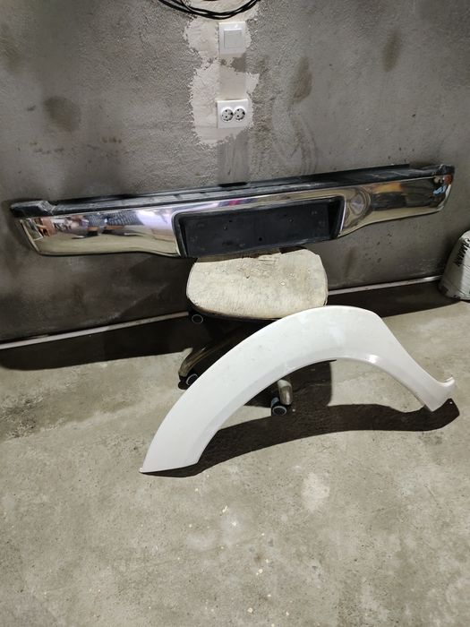 Продам задний бампер оригинал