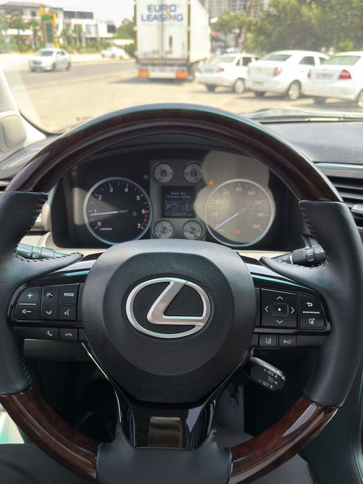 Srochno Lexus LX 570 Sotiladi!