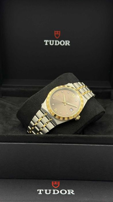 Tudor Royal Referință: 28503, 38 mm, aur oțel, 2025, 4000€.