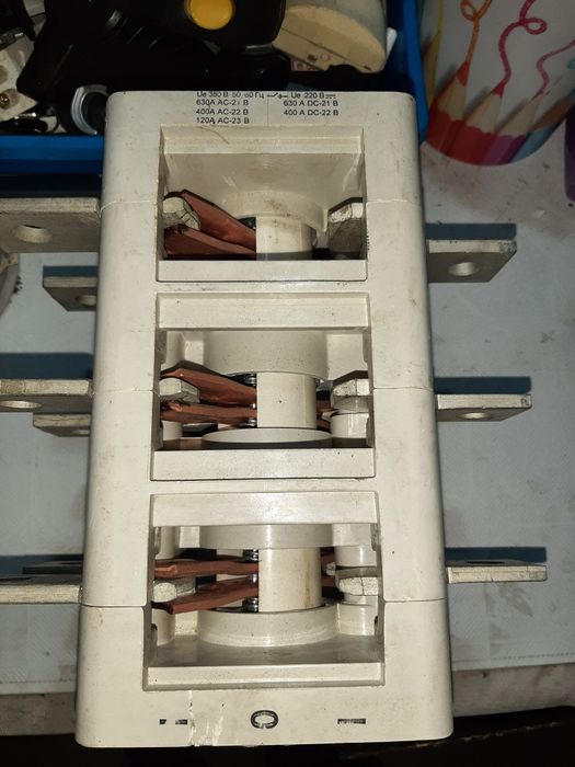 Рубильник 380вольт 630ампер.