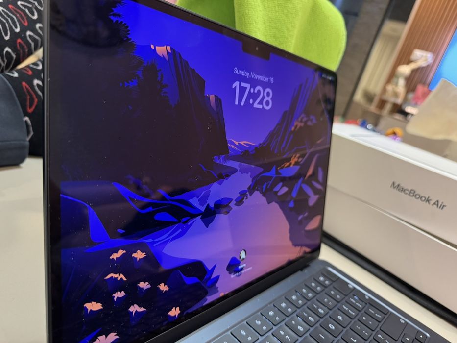 Лаптоп Apple Macbook air m3 13” midnight(черен), 16GB ram 256GB ssd,Ба