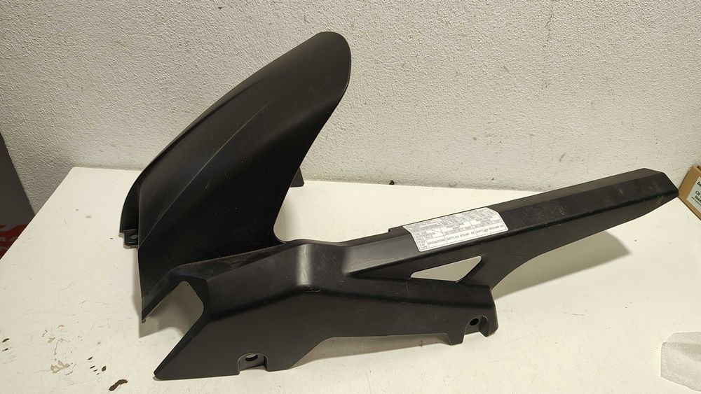 Scarite toba Suzuki GSR750