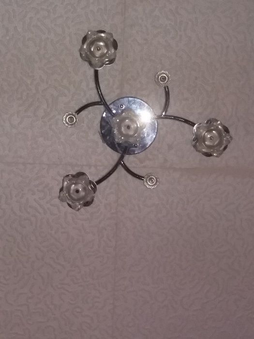 Lustra cu telecomanda