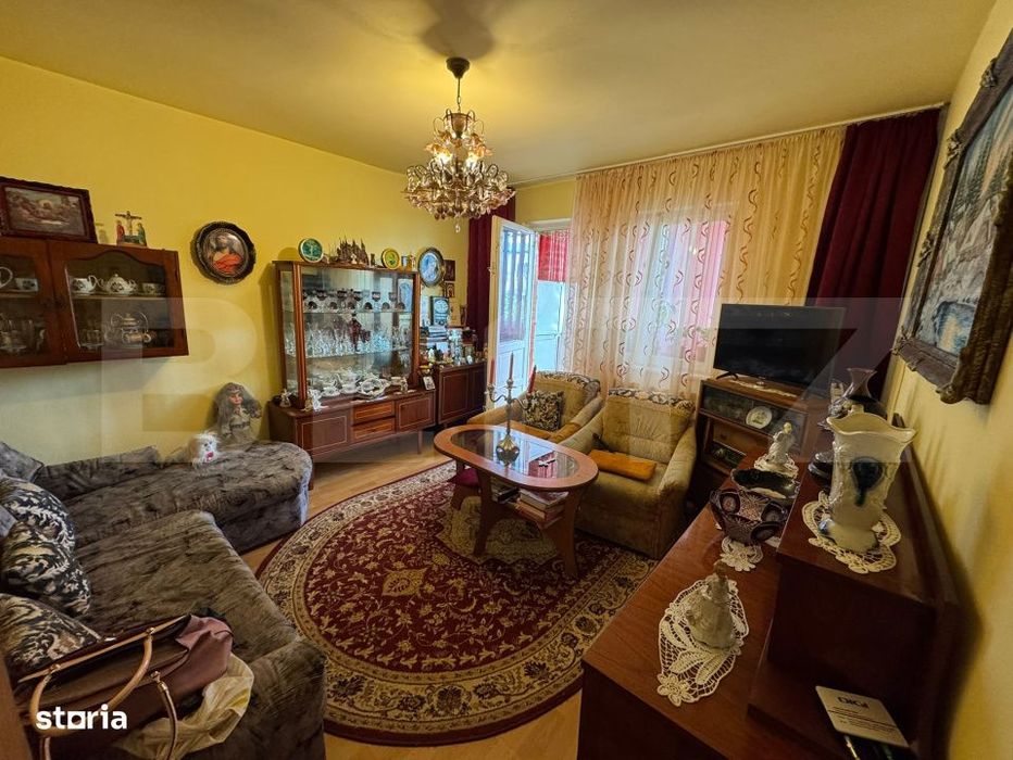 Apartament 3 camere, decomandat | Micro 7, Hunedoara | Etaj 2 — fotografia 1
