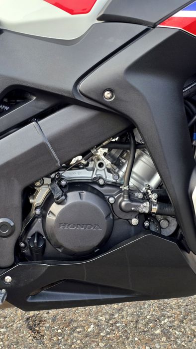 HONDA CBR125R Alb, Toba Sport SCORPION, An 2013, 30.537km, Schimb de Ulei Bonus, Ofer Transport