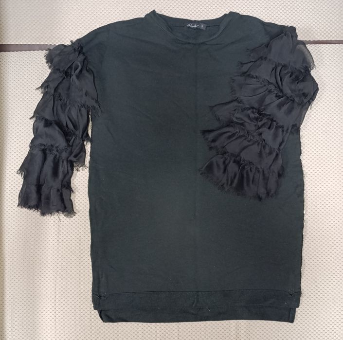 Продавам Блузи и други