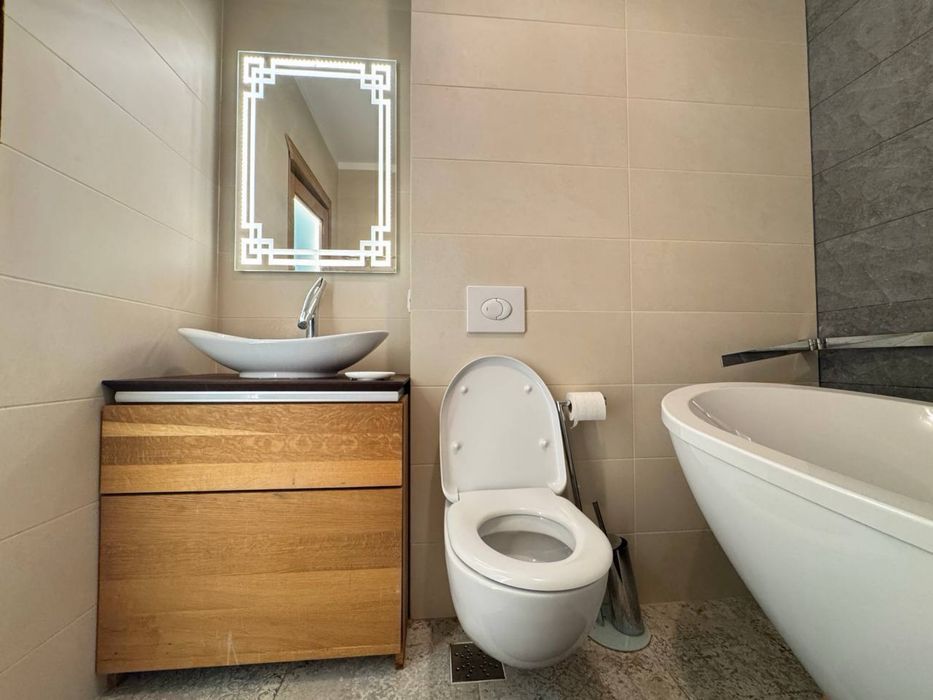 Închiriere apartament cu 3 camere lângă AFI