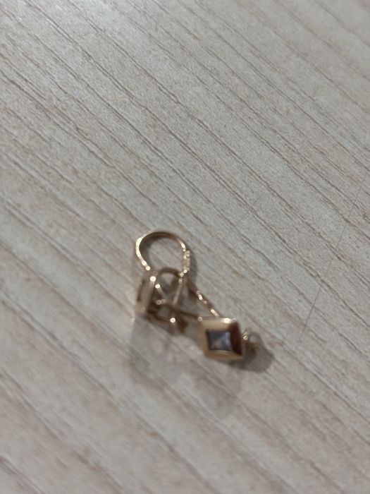 Продам Золотые детские серьги