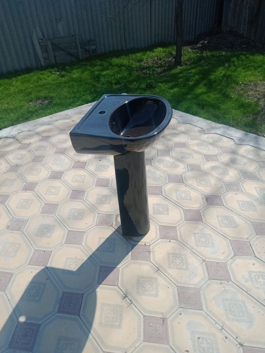 Раковина,с стойкой