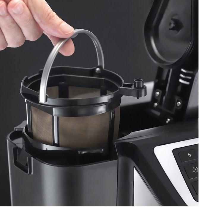 Cafetiera cu rasnita Russel Hobbs