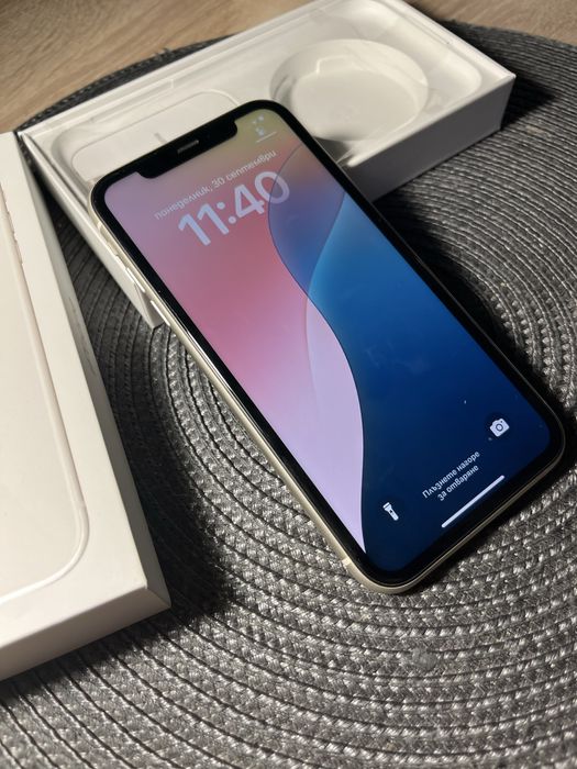 Здравейте продавам Iphone 11 white
