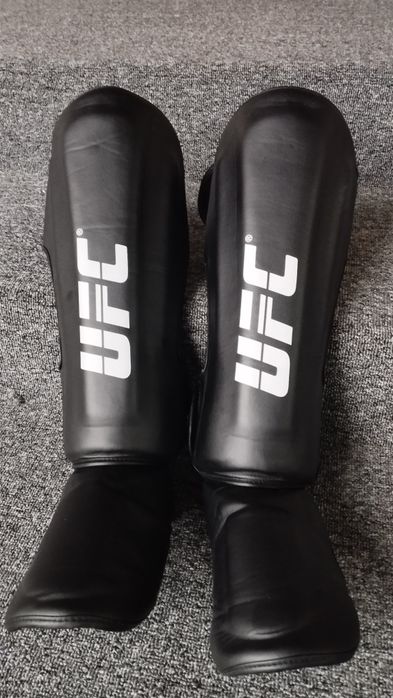 Шлем для спорта, фута для защиты ног