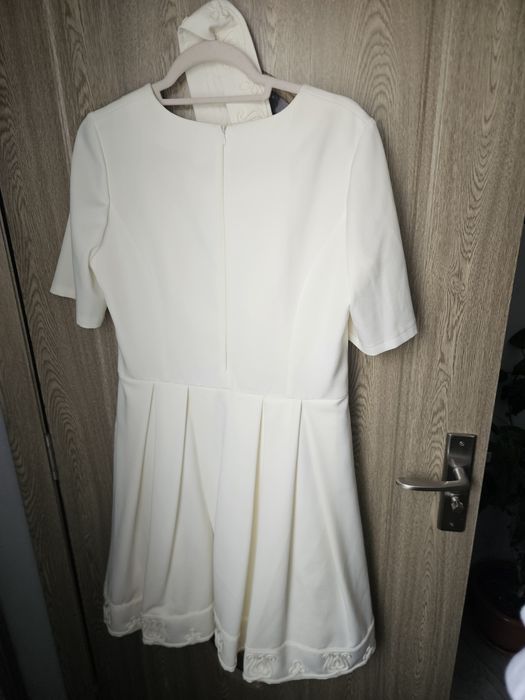 Rochie,culoare ivoar
