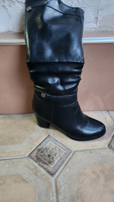 Женские сопоги на каблуке