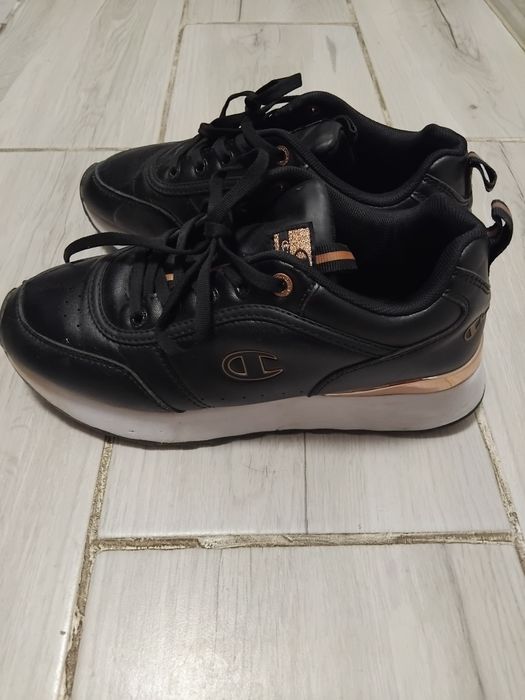 Маратонки  много запазени