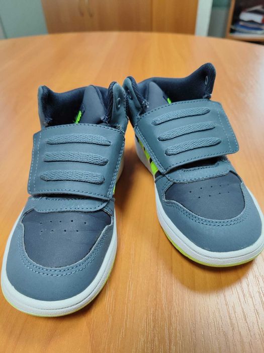 Употребявани и нови детски обувки