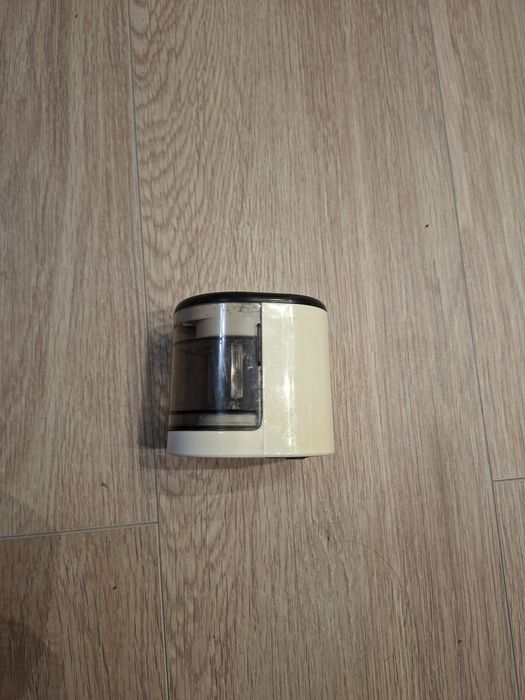 Електроческа острилка.