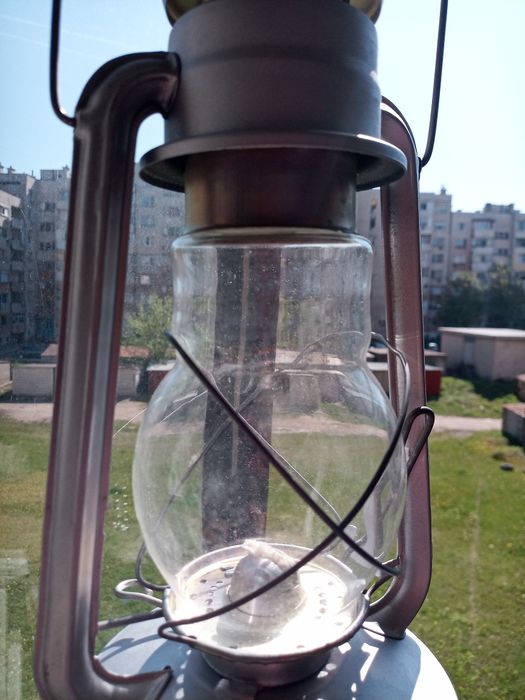 Фенер, на бензин, керосин и други.