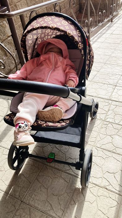 Коляска в отличном состоянии