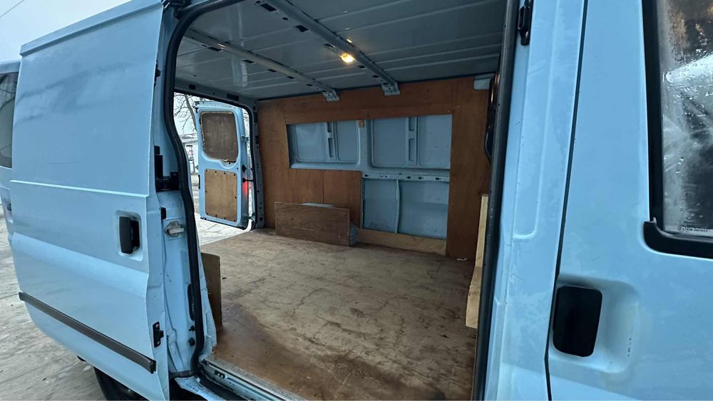 Vând Ford Tranzit 2.0 Diesel An 2003 Inpecabil 220.000 Km Reali