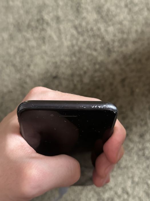продам iPhone SE 2020
