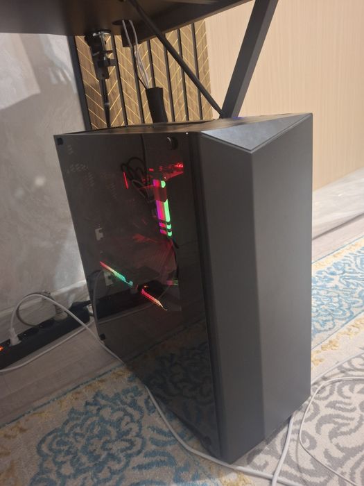 Процессор,материнская плата,корпус ,водянка куллера