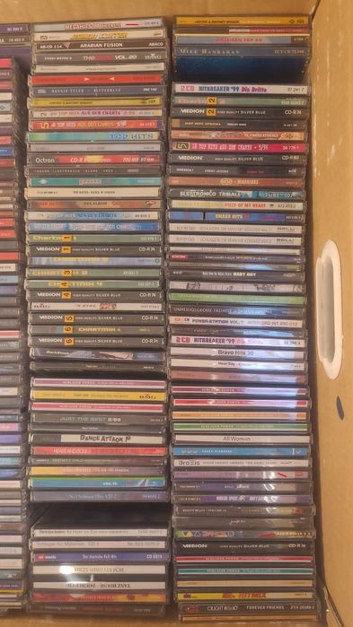 CD, DVD ,casete videoa și audio.