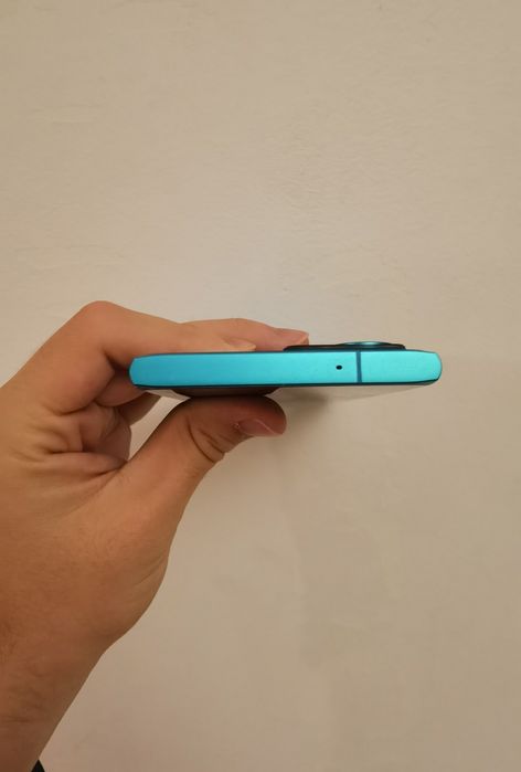 HMD Skyline + Husa  cu garanție la eMag si garanție internațională