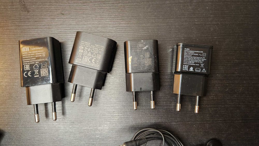 Различни кабели зарядно гарнитура