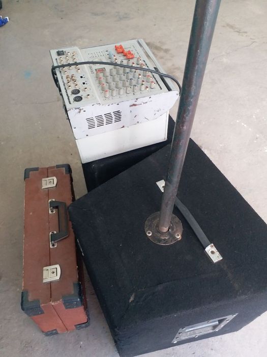 гранд" пульт + усилитель 1 клвт,2та низ калонка 500вт дан,2тасред кало