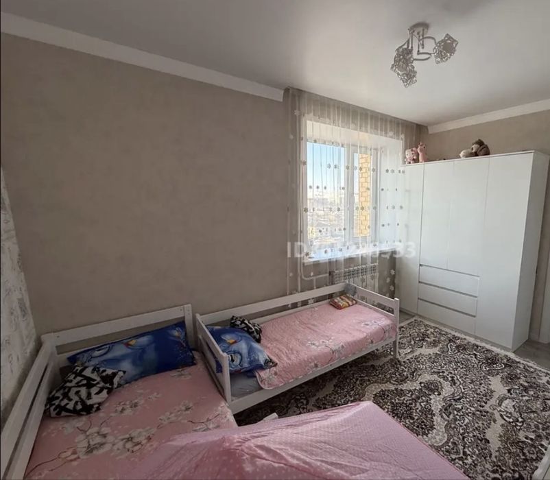 Продам детские кровати и шкаф