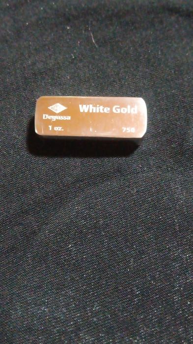 Lingou de aur Alb de vanzare.