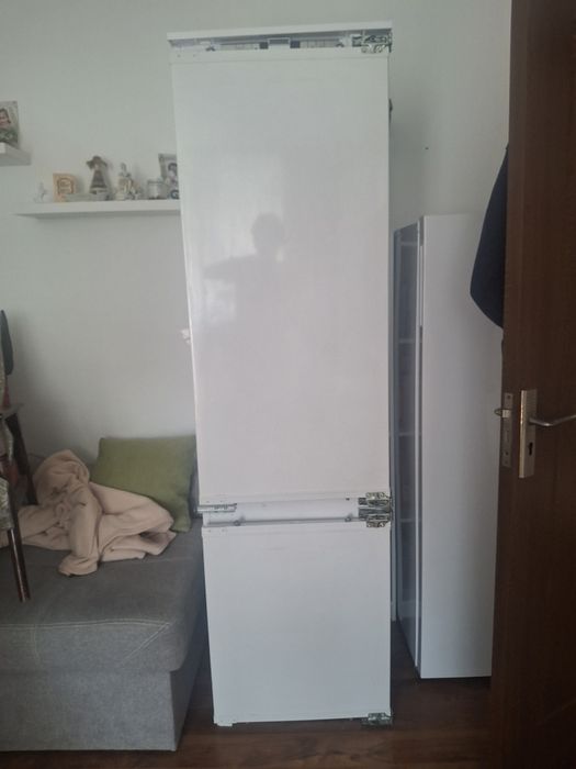 Frigider no frost incorporabil