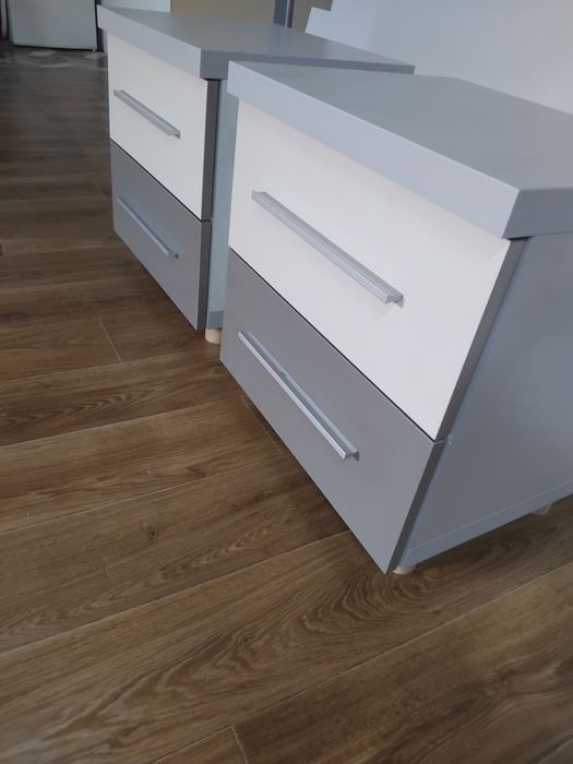 Noptiere din pal melaminat cu fronturi din MDF și cant abs