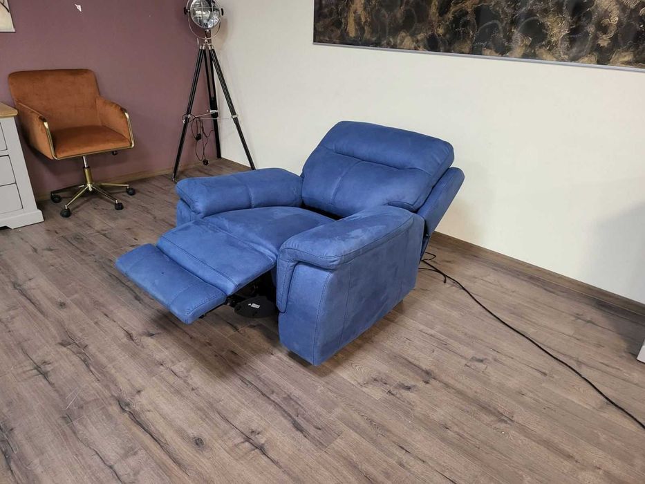 Син фотьойл от плат с електрически релаксиращ механизъм