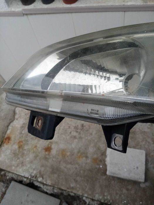 Фар Сеат Ибиза. Двусекциен