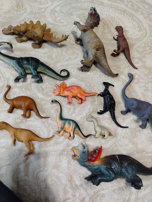 Dinozauri plastic