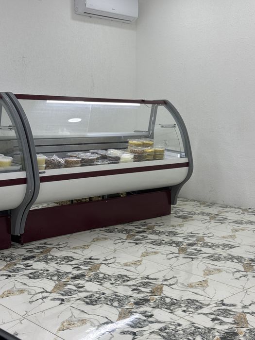 Витринный холодилник