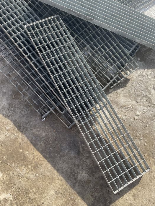Trepte zincate galvanizate