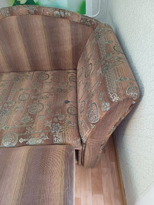 Продам диванчик б/у