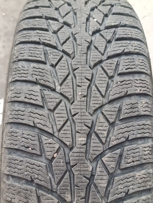 Anvelope Nokian de iarna 215/60/17