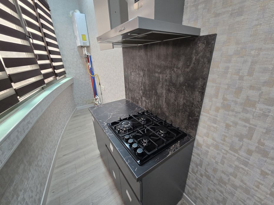 Fargona shaxqr birja oldida 3 xonaik luks uy sotiladi