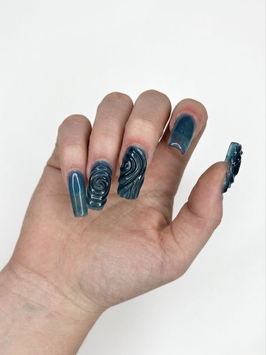 Caut modele pentru manichiura la pret de cost al materialelor