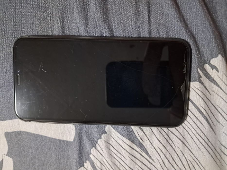 Продам айфон 11 (128 гб)
