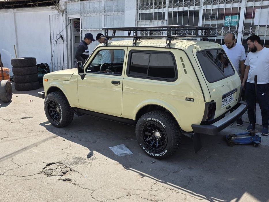 Lada 2121 Нива 2001 — 2