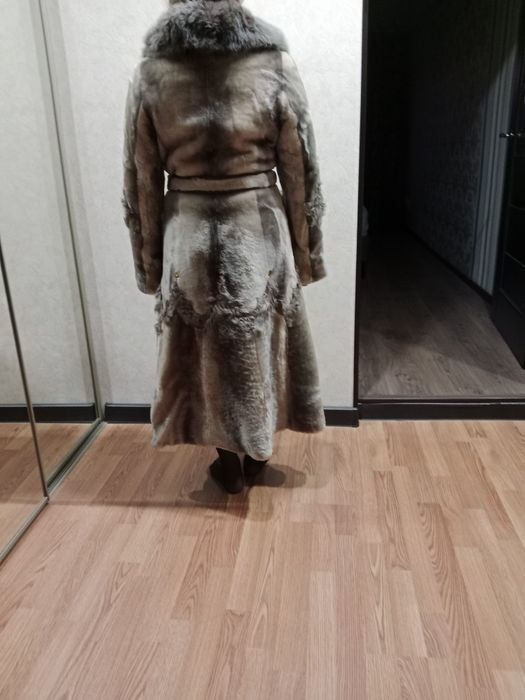Шүба мутоновая с песцовым воротником