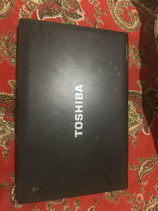 Ноутбук продается тошиба