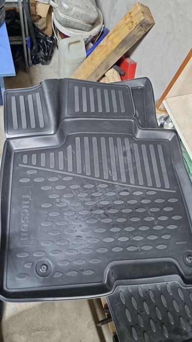 Полики на туксон