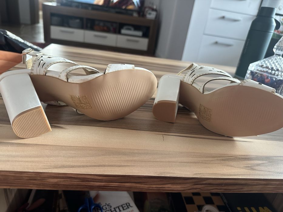 Sandale toc gros Zapatos