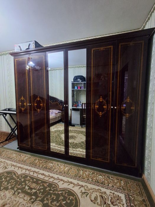 Продаётся спальный гарнитур